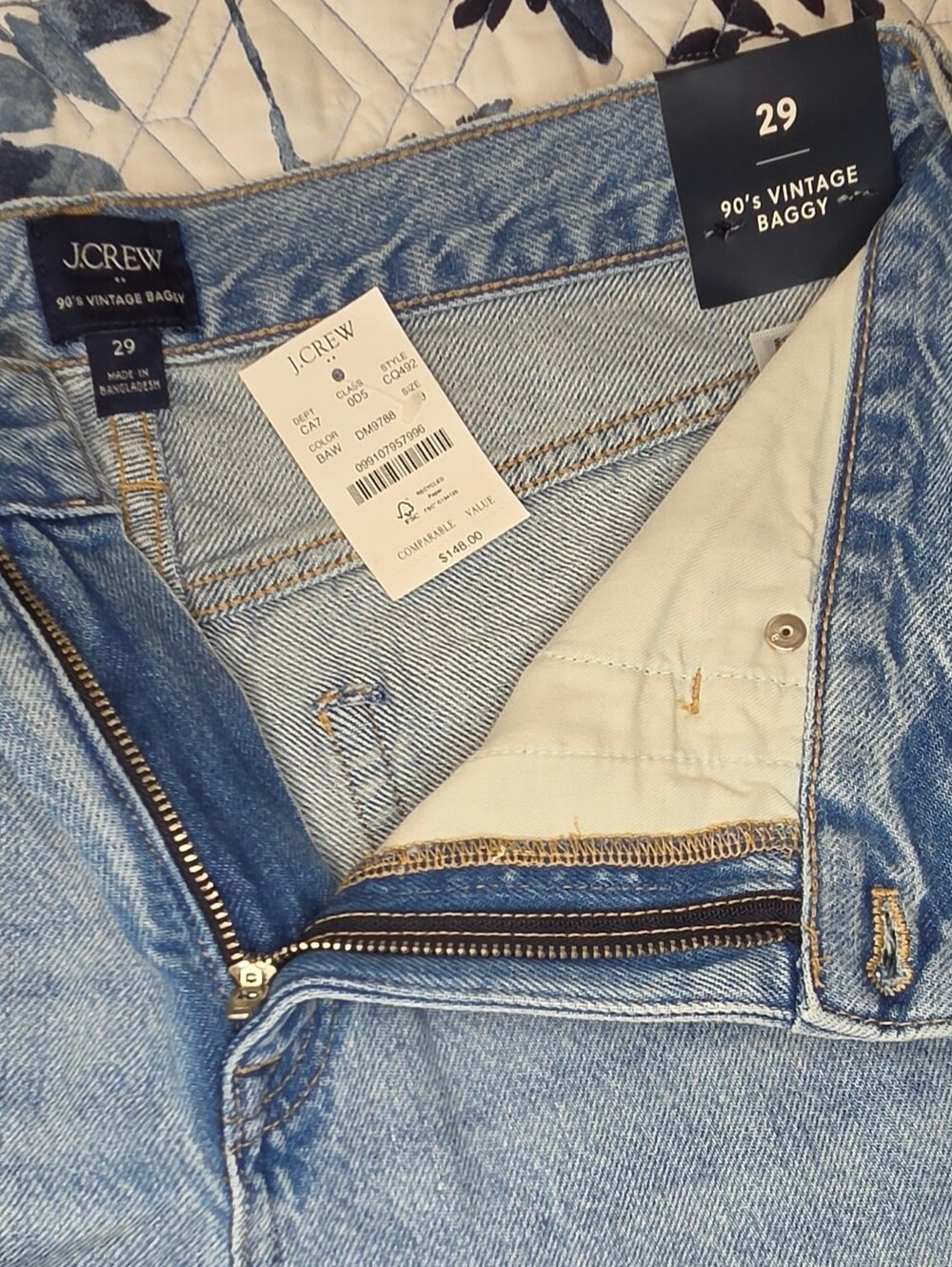 NWT J.Crew 90's Vintage Baggy Jeans Size 29 Light Wash $148 - Picture 4 of 5